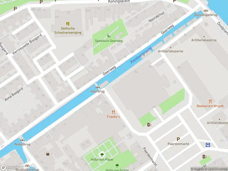 Ambulance met gepaste spoed naar de Kantoorgracht in Delft