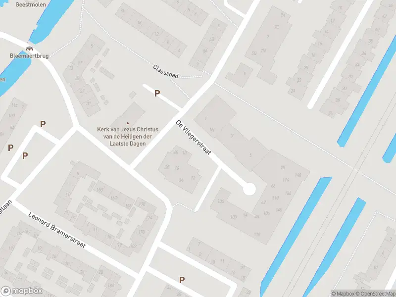 Ambulance met gepaste spoed naar de De Vliegerstraat in Alkmaar