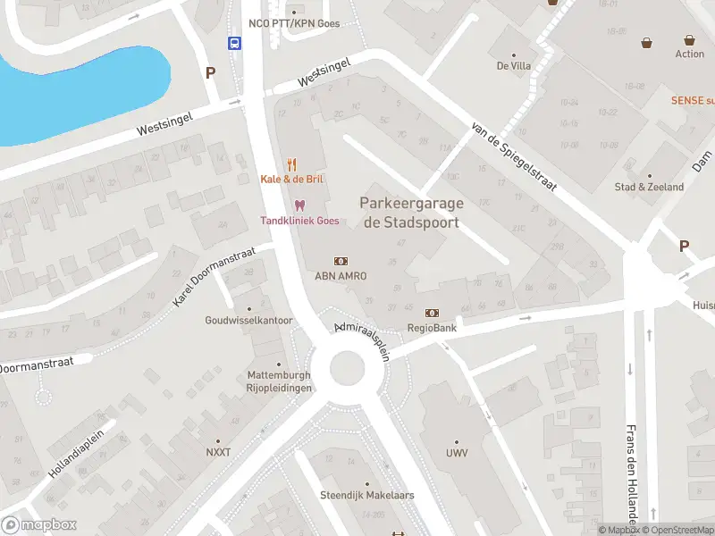 Politie met grote spoed naar de Piet Heinstraat in Goes vanwege letsel