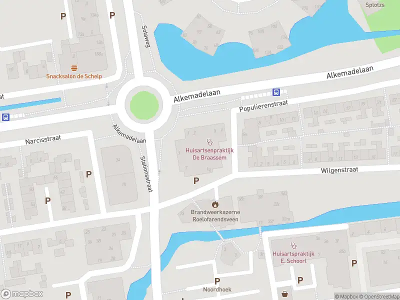 Ambulance met gepaste spoed naar de Stationsstraat in Roelofarendsveen