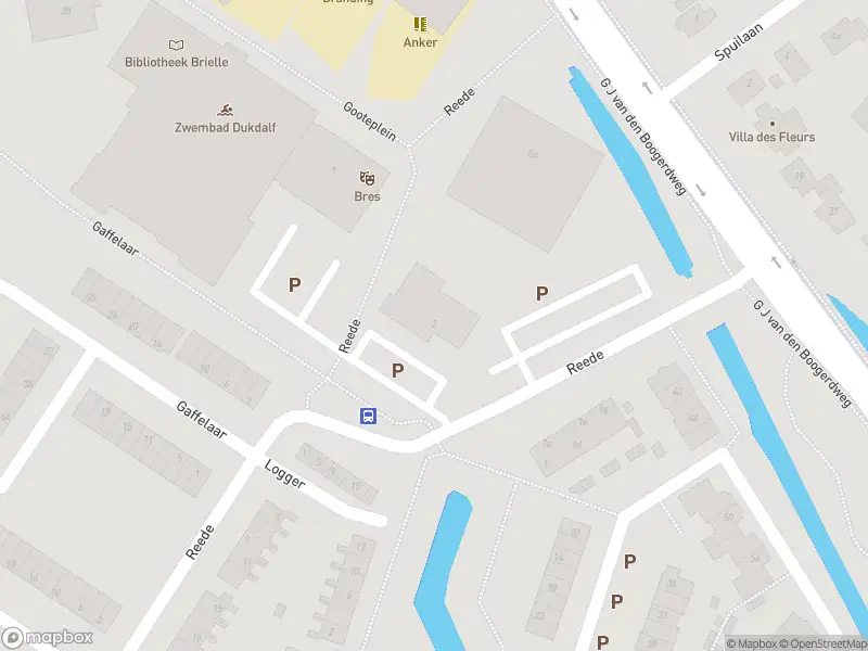 Ambulance met grote spoed naar de Reede in Brielle