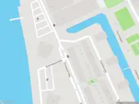 Ambulance met grote spoed naar de Drinkwaterweg in Rotterdam