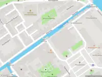 Politie met grote spoed naar de Kantoorgracht in Delft vanwege ongeval met letsel