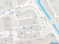 Ambulance met grote spoed naar de Herfstakker in Spijkenisse