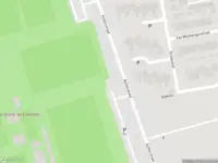 Brandweer met gepaste spoed naar de Groenestraat in Bennekom vanwege waarnemen gaslucht