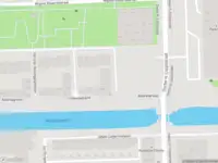 Ambulance met grote spoed naar de Herman Hellingplantsoen in Amsterdam