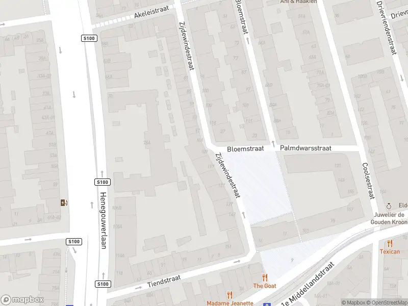 Ambulance met gepaste spoed naar de Zijdewindestraat in Rotterdam