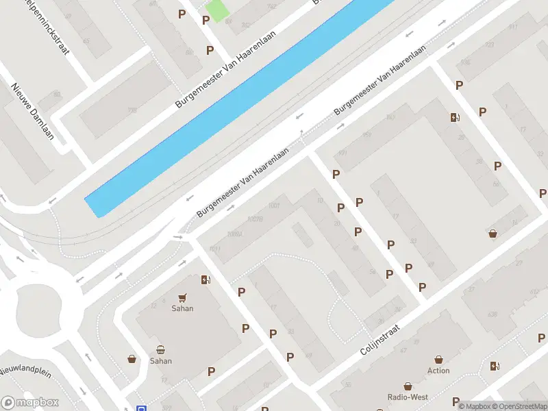 Ambulance met gepaste spoed naar de Burgemeester Van Haarenlaan in Schiedam