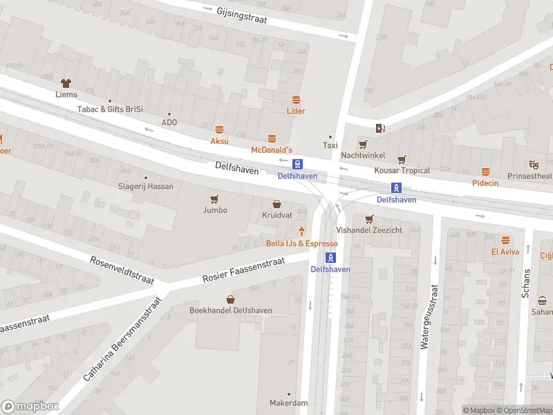 Ambulance met gepaste spoed naar de Schiedamseweg in Rotterdam