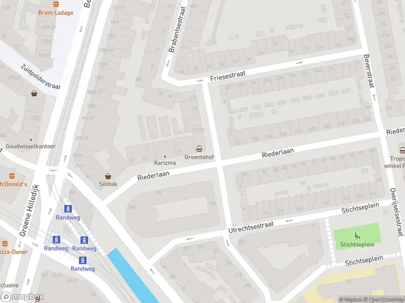 Ambulance met gepaste spoed naar de Hollandsestraat in Rotterdam