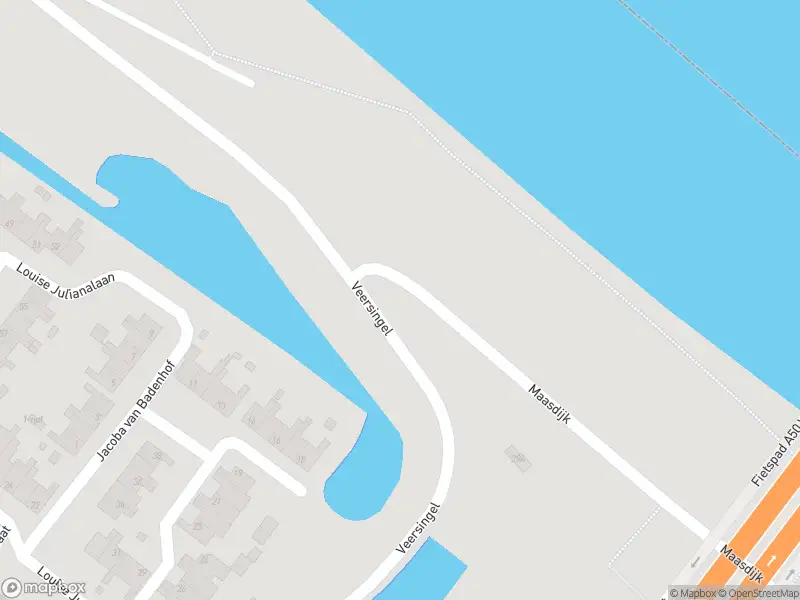 Brandweer met grote spoed naar de Prinses Irenestraat in Ravenstein vanwege een buitenbrand