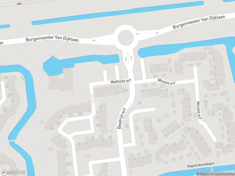 Ambulance met grote spoed naar de Mathilde erf in Capelle aan den IJssel