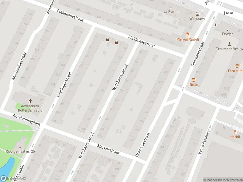 Ambulance met gepaste spoed naar de Walchersestraat in Rotterdam