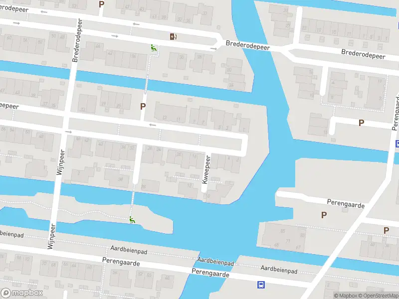 Ambulance met gepaste spoed naar de Kweepeer in Boskoop