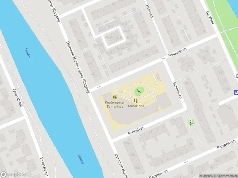 Ambulance met gepaste spoed naar de Schaarsven in Zaandam