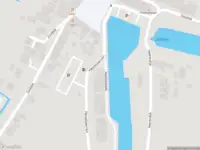 Ambulance met grote spoed naar de Handelskade in Oude-Tonge