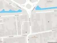 Brandweer met grote spoed naar de Hertog Janstraat in Waalwijk vanwege voertuigbrand