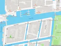 Brandweer met gepaste spoed naar de Havenkade in Leiden