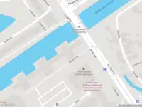 Ambulance met grote spoed naar de Waterlinze in Hellevoetsluis