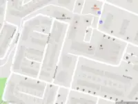 Brandweer met gepaste spoed naar de Roerstraat in Deventer vanwege een buitenbrand