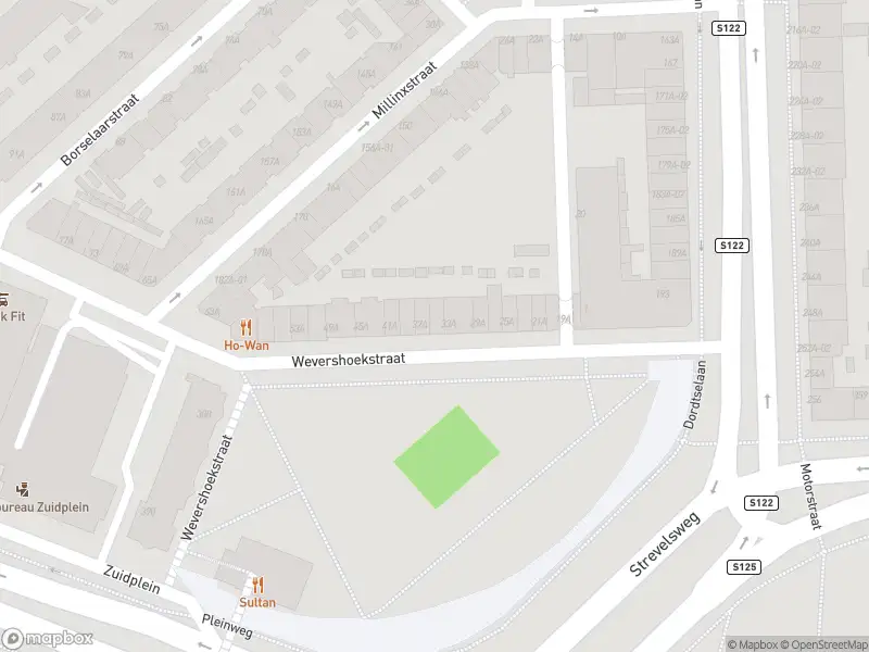 Ambulance met grote spoed naar de Wevershoekstraat in Rotterdam