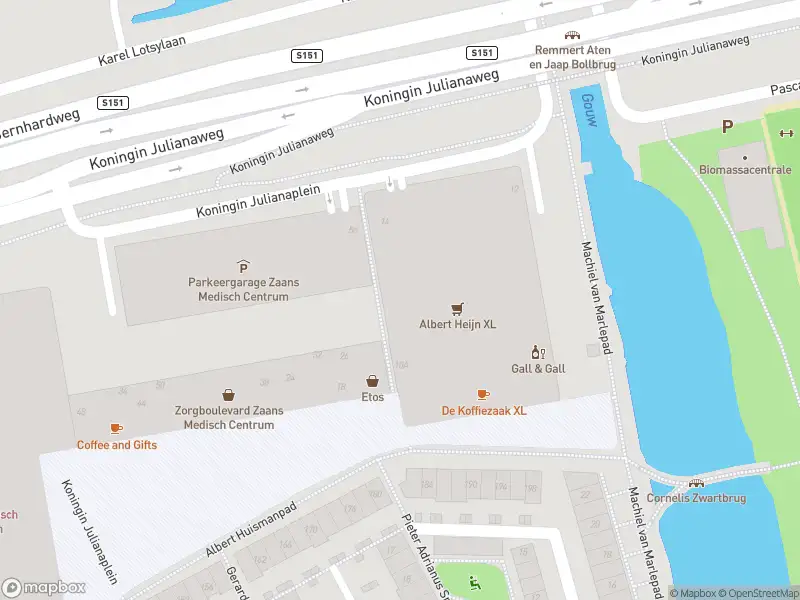 Ambulance naar de Koningin Julianaplein in Zaandam