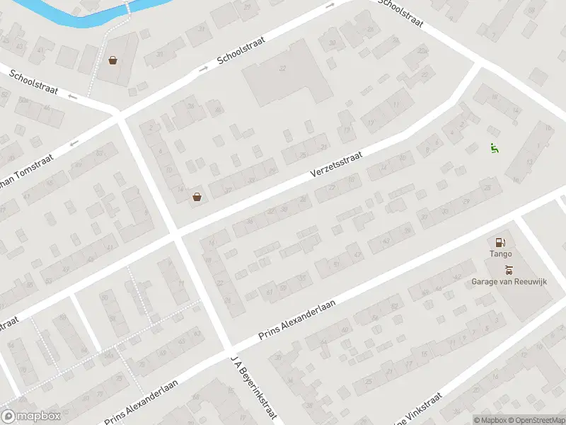 Ambulance met grote spoed naar de Verzetsstraat in Nieuwerkerk aan den IJssel