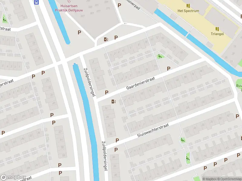 Brandweer met grote spoed naar de Gaardenierstraat in Delfgauw vanwege voertuigbrand