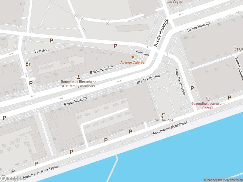 Ambulance met grote spoed naar de Brede Hilledijk in Rotterdam