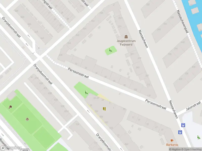 Ambulance met grote spoed naar de Persoonsstraat in Rotterdam