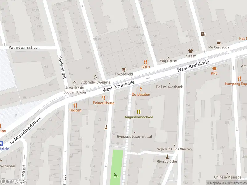 Ambulance met grote spoed naar de West-Kruiskade in Rotterdam