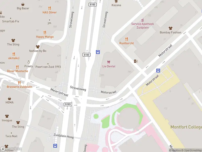 Ambulance met grote spoed naar de Strevelsweg in Rotterdam