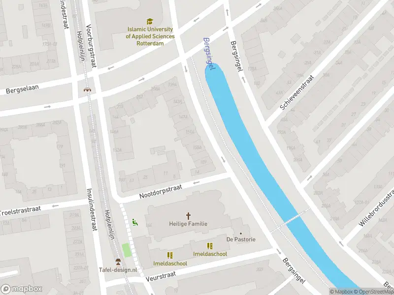 Ambulance met gepaste spoed naar de Bergsingel in Rotterdam