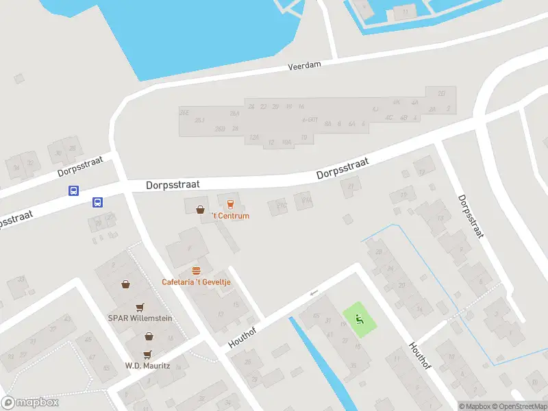 Ambulance met grote spoed naar de Dorpsstraat in Streefkerk