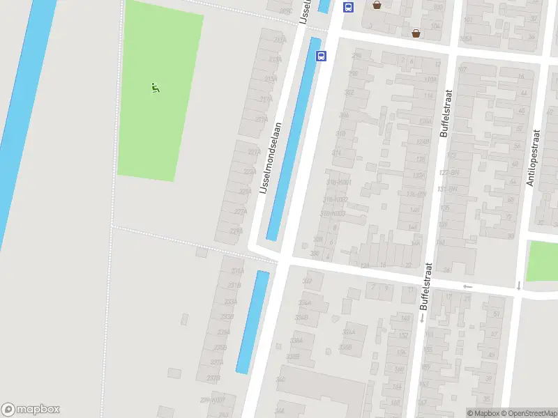 Brandweer met grote spoed naar de IJsselmondselaan in Rotterdam vanwege gebouwbrand