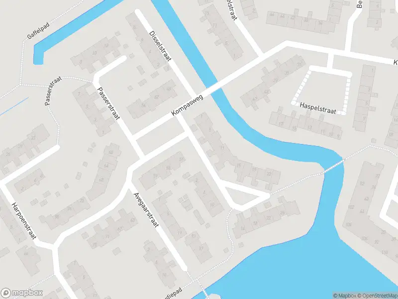 Ambulance met gepaste spoed naar de Katrolstraat in Alkmaar