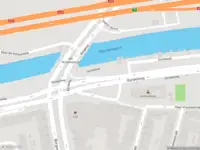 Ambulance met grote spoed naar de Bergweg in Rotterdam