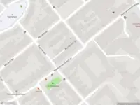 Ambulance met gepaste spoed naar de Westfrankelandsestraat in Schiedam