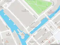 Ambulance met gepaste spoed naar de Sint-Jacobstraat in Rotterdam