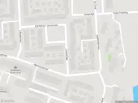 Ambulance met grote spoed naar de Oude Pontweg in Velsen-Zuid