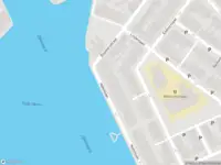 Ambulance met grote spoed naar de Notenlaan in Zaandam