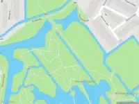 Ambulance met gepaste spoed naar de Begoniadal in Leiden