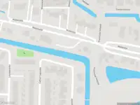 Ambulance met grote spoed naar de Middeldijk in Barendrecht