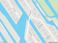 Ambulance met grote spoed naar de De Regenboog in Nieuwkoop