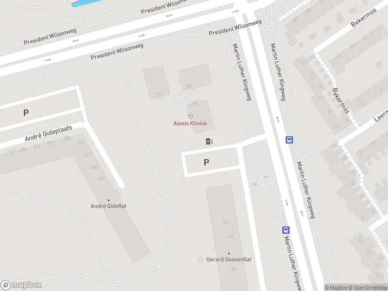 Ambulance met gepaste spoed naar de Thomas Mannplaats in Rotterdam