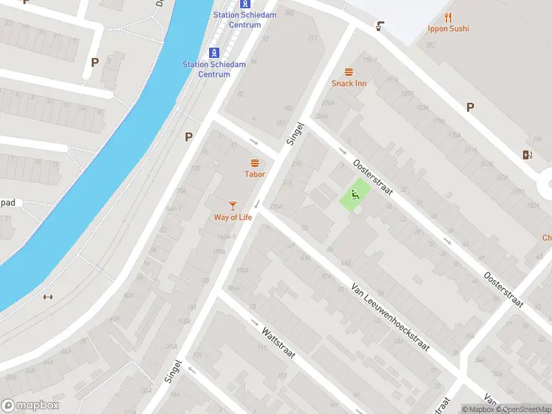 Ambulance met grote spoed naar de Singel in Schiedam