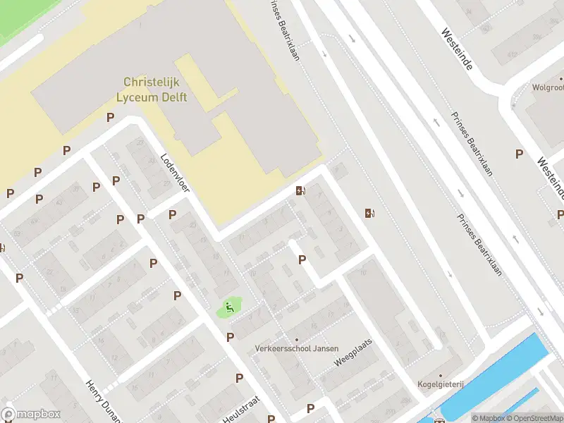 Ambulance met grote spoed naar de Zoethoutstraat in Delft