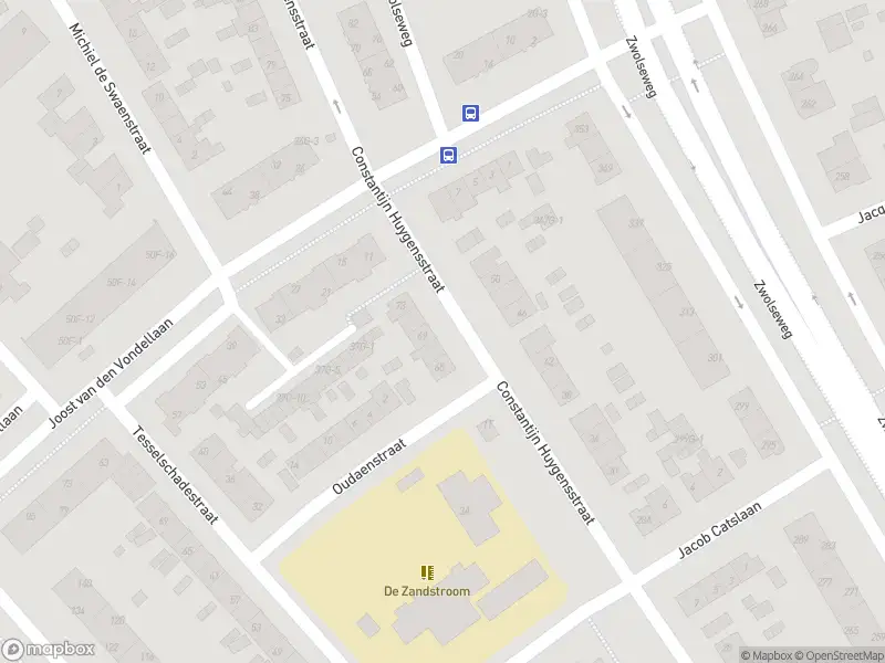 Brandweer met grote spoed naar de Constantijn Huygensstraat in Deventer vanwege gebouwbrand