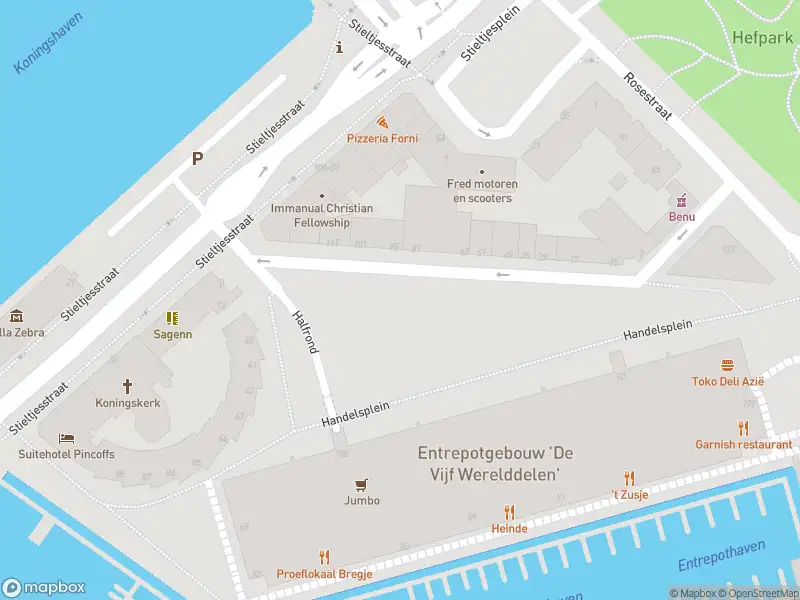 Ambulance met grote spoed naar de Entrepotstraat in Rotterdam