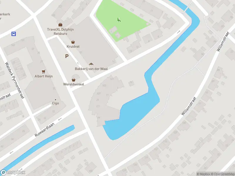 Ambulance met grote spoed naar de Louise de Colignylaan in Ridderkerk